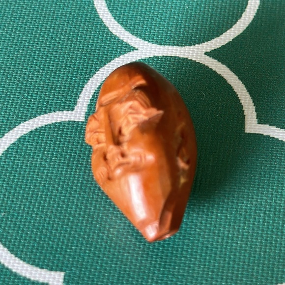 Prayer bead hand carved from a nut very old Buddha - Picture 2 of 8